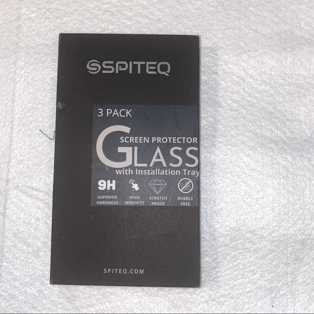 iPhone SE 2020 Glass phone protector . 9H superior hardness.